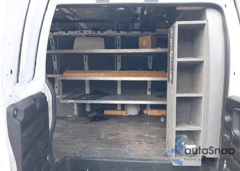 2017 Chevrolet Express 2500 Work Van z USA, uszkodzony, nr VIN 1GCWGAFG4H1239704